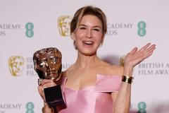 Ceny BAFTA ovládl snímek 1917. Sošku získala i Renée Zellwegerová Joaquin Phoenix