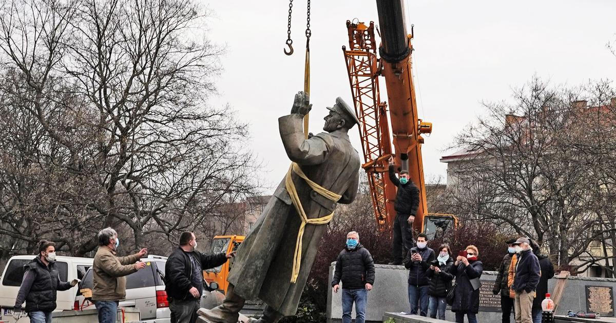Socha maršála Koněva zamíří do muzea, má ilustrovat i komunistickou propagandu