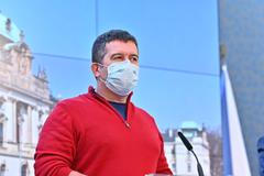 Foto / Covid-19 / Jan Hamáček / Rouška / Vláda ČR