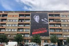 Sdružení Dekomunizace šířilo transparent s portrétem Milady Horákové