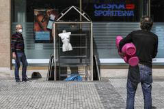 Praha ožívá - otevřené obchody první den - koronavirus