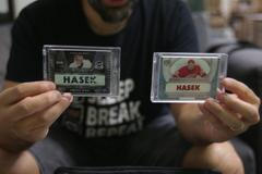 Hokejové kartičky Pavla Bartka: Dominik Hašek