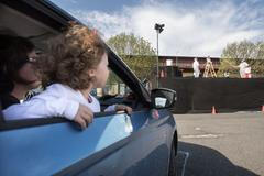 Divadlo pro auta - Bratři v tricku - festival Artparking, autokino, pražská tržnice, karanténa, roušky