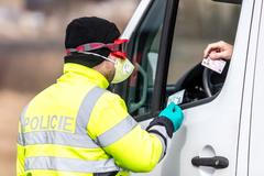 Policie kontroluje řidiče na hranicích