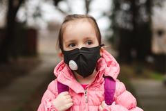 Ilustrační snímek / Koronavirus / Dítě / Děti / Covid / Covid-19 / Virus / Nemoc / Hygiena / Respirátor / Zahraničí / Fotobanky