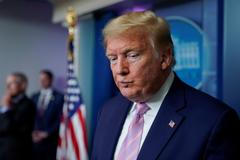 Donald Trump během tiskové konference ke koronaviru.