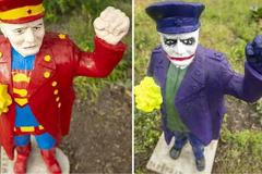 Koněv se vrátil jako mrňous. Hrozí pěstičkou jako Batman nebo Hitler