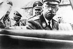 Jednorázové užití / Fotogalerie / 75 let od sebevraždy HH / ČTK