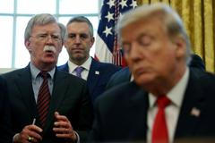 Bolton, Trump, poradce, prezident, kniha, USA, Washington