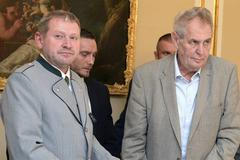 Stíhaný šéf Lán Miloš Balák s prezidentem Milošem Zemanem