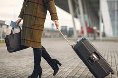 Koronavirus na cestách, kufr, cestování, letiště