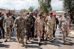 Iráčtí vojáci s americkými důstojníky