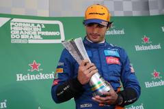 Carlos Sainz mladší slaví třetí místo v GP Brazílie 2019