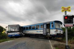 Nehoda na železničním přejezdu u Benešovska