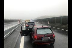 Osobní auta čekala za hranicí s Německem i dvě hodiny, kamiony projížděly hladce