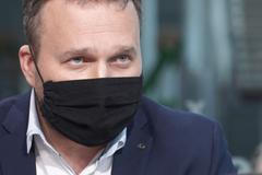 Vojtěch má odstoupit, nákupy roušek na ministerstvu nejsou normální, říká Jurečka
