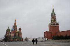 Moskva Rudé náměstí policisté koronavirus