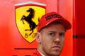Pilot Ferrari Sebastian Vettel při prvních testech F1 v Barceloně 2020