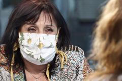 Roušky nepomohly ke zvládnutí epidemie, vadí mi, přináší jen strasti, říká Skovajsová