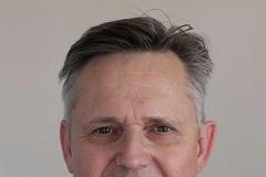 Přeceňuje se nebezpečí koronaviru? Speciál DVTV s imunologem Karlem Drbalem