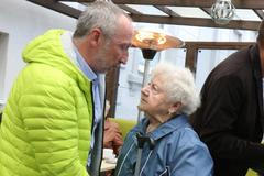 Václav Klaus se při cestě na sever Čech potkal se svou příznivkyní Danuší Tomešovou, která se po mnoha letech rozhodla odejíz z ODS