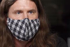 V Číně to byl průšvih, stav dlouho tajili. Koronavirus bude dál mutovat, říká virolog