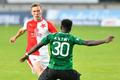 Lukáš Provod ze Slavie a Emmanuel Antwi z Příbrami v utkání 27. kola první ligy  1. FK Příbram - Slavia Praha