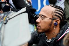 F1, VC Belgie 2019: Lewis Hamilton při minutě ticha za zesnulého pilota F2 Anthoinea Huberta.