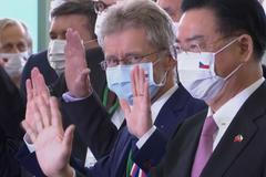 Češi jsou tady. Šéfovi Senátu Vystrčilovi se dostává na Tchaj-wanu velkého mediálního zájmu