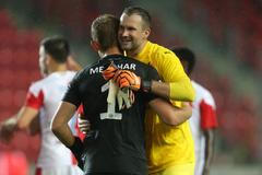 "Promiň, kolego!" Slávistický gólman Kolář vychytal nulu a navrch dal Příbrami gól