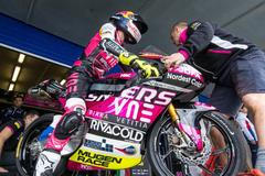 Filip Salač na motocyklu Honda stáje VNE Snipers Team při testech v Losailu