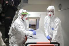 Robert Markovič, covid-19, taxikář, vfn, remdesivir, ochranný oblek, maska, respirátor - finální foto