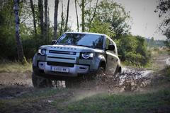 Land Rover Defender 2020