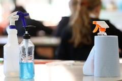 Škola, třída, hygiena, koronavirus, dezinfekce, mytí rukou, školáci, žáci