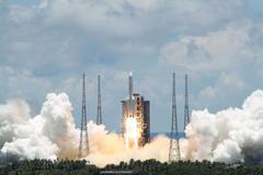 Start čínské raketa Dlouhý pochod 5 k Marsu