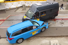 Crashtest obytného vozu