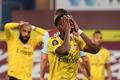 37. kolo anglické fotbalové ligy 2019/20, Aston Villa - Arsenal: Zklamaný Eddie Nketiah z Arsenalu