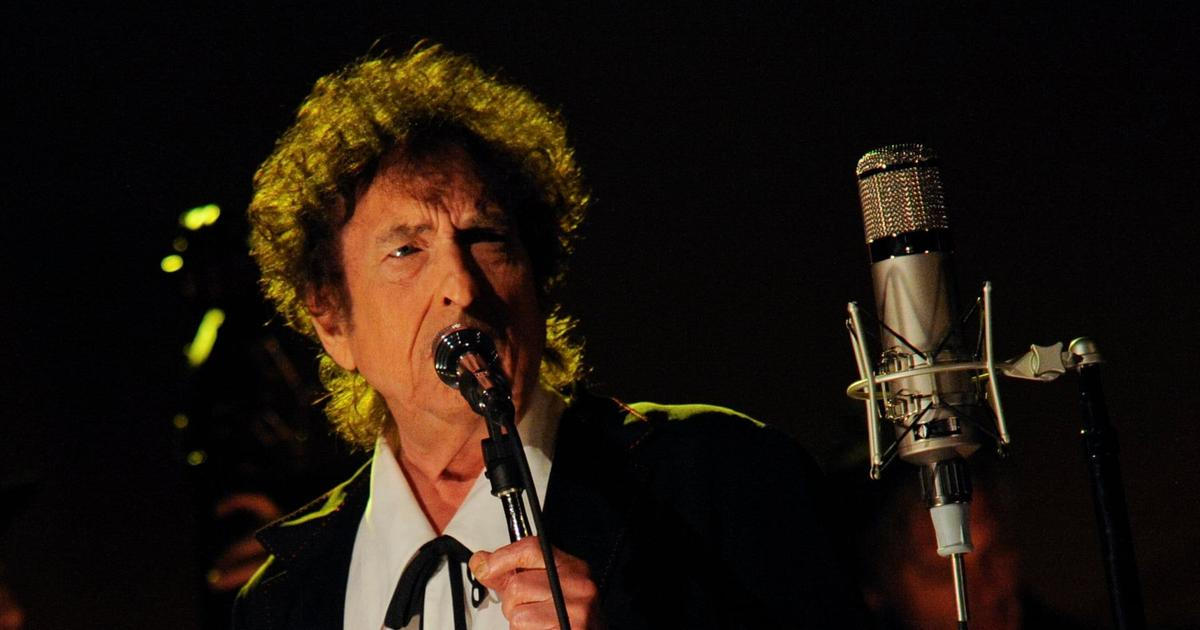 Zpěvák s Nobelovou cenou, který na koncertech téměř nemluví. Bob Dylan slaví 85 let