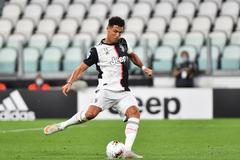 Cristiano Ronaldo proměňuje penaltu v zápase Juventus - Lazio