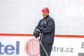První společný trénink třineckých hokejistů na ledě před sezonou 2020/21: Trenér Václav Varaďa