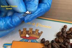 Kokain se do Evropy dostal v zrnkách kávy. Prozradilo ho jméno filmového záporáka