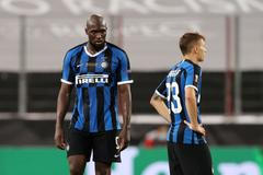 Zklamaný Romelu Lukaku ve finále EL Sevilla - Inter Milán