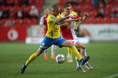 4. kolo Fortuna:Ligy 2020/21, Slavia - Teplice: Lukáš Provod (vpravo)