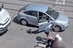 Křižovatka se změnila v boxerský ring