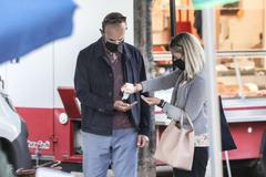 Ilustrační - rouška, roušky, respirátor, koronavirus, lidé, člověk, nákaza