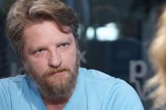 Rozdal desítky tisíc respirátorů: Šly koupit za 10 korun, Dost peněz se ztratilo, říká Havlík