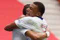 4. kolo francouzské fotbalové ligy 2020/21, Nice - PSG: Kylian Mbappé slaví gól PSG
