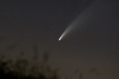 Kometa na hvězdné obloze v Rakousku