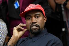 Kanye West v prezidentských volbách hlasoval pro sebe, jméno na lístek dopsal tužkou