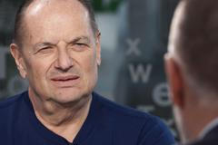 Krizový manažer Novák: Lidi musím zblbnout, sebevědomí bez úspěchu jsou jen kecy